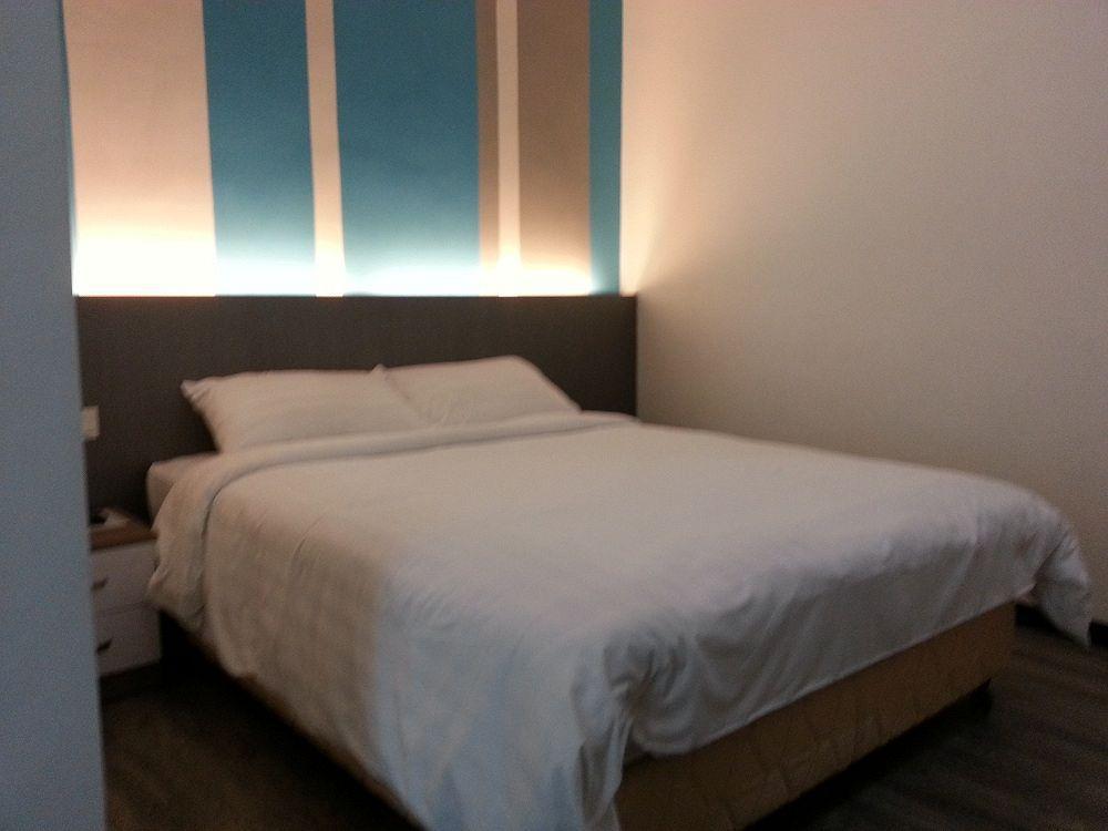 Yan Hotel George Town Exteriör bild