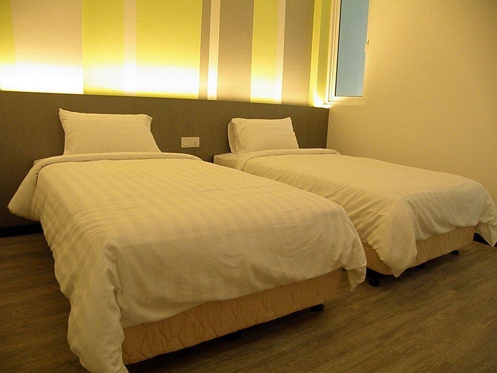 Yan Hotel George Town Exteriör bild
