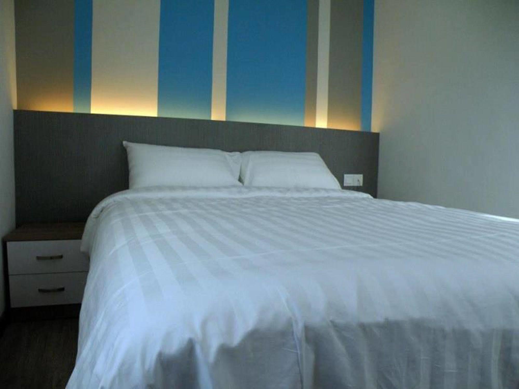 Yan Hotel George Town Exteriör bild
