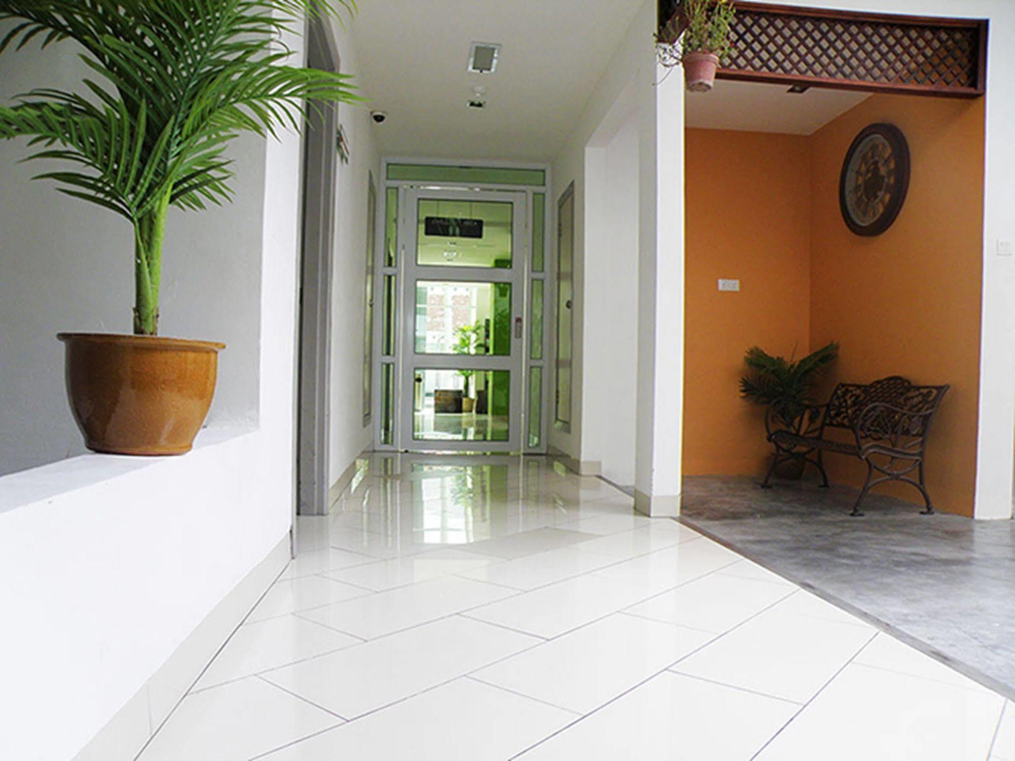 Yan Hotel George Town Exteriör bild