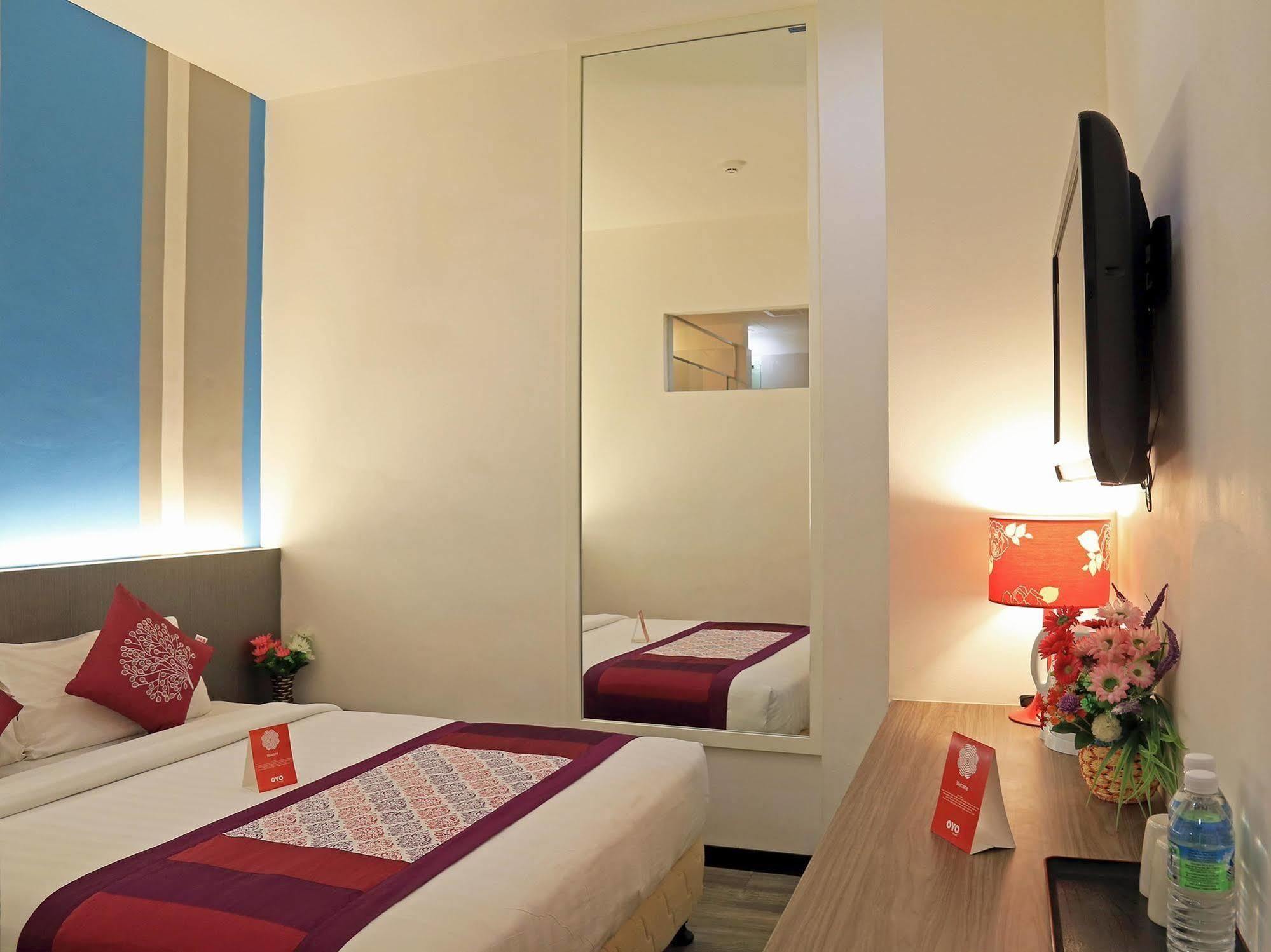 Yan Hotel George Town Exteriör bild